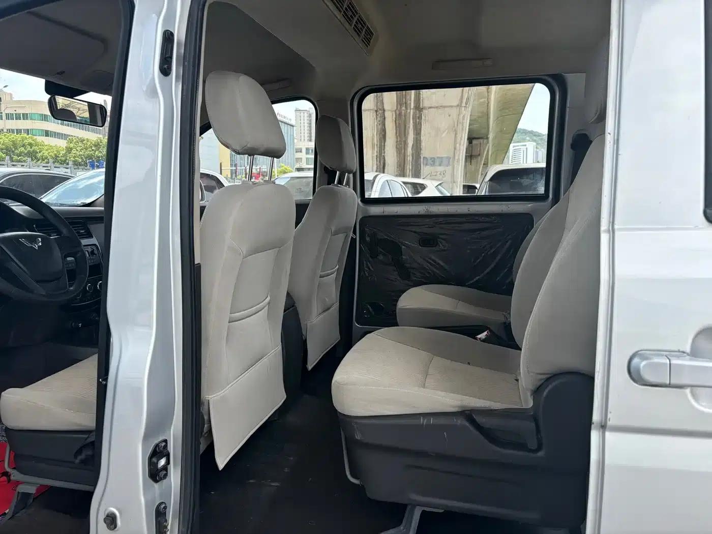 Wuling Rongguang V 2016 1.2L Standard Edition — миниатюра 7