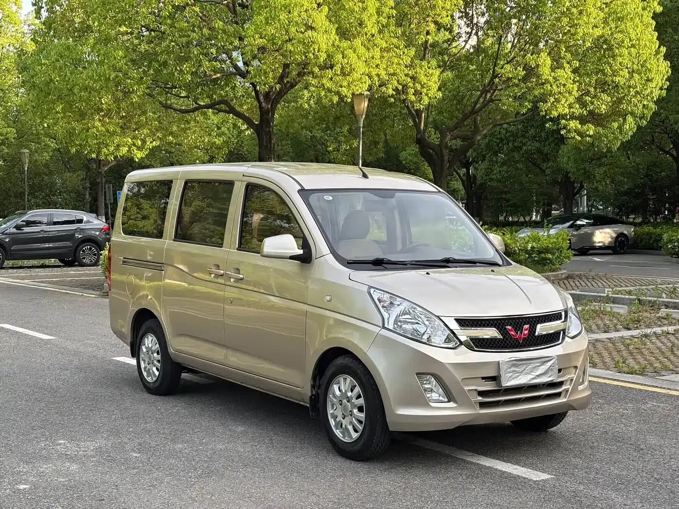 Wuling Rongguang V 2016 1.5L Standard Edition — миниатюра 2