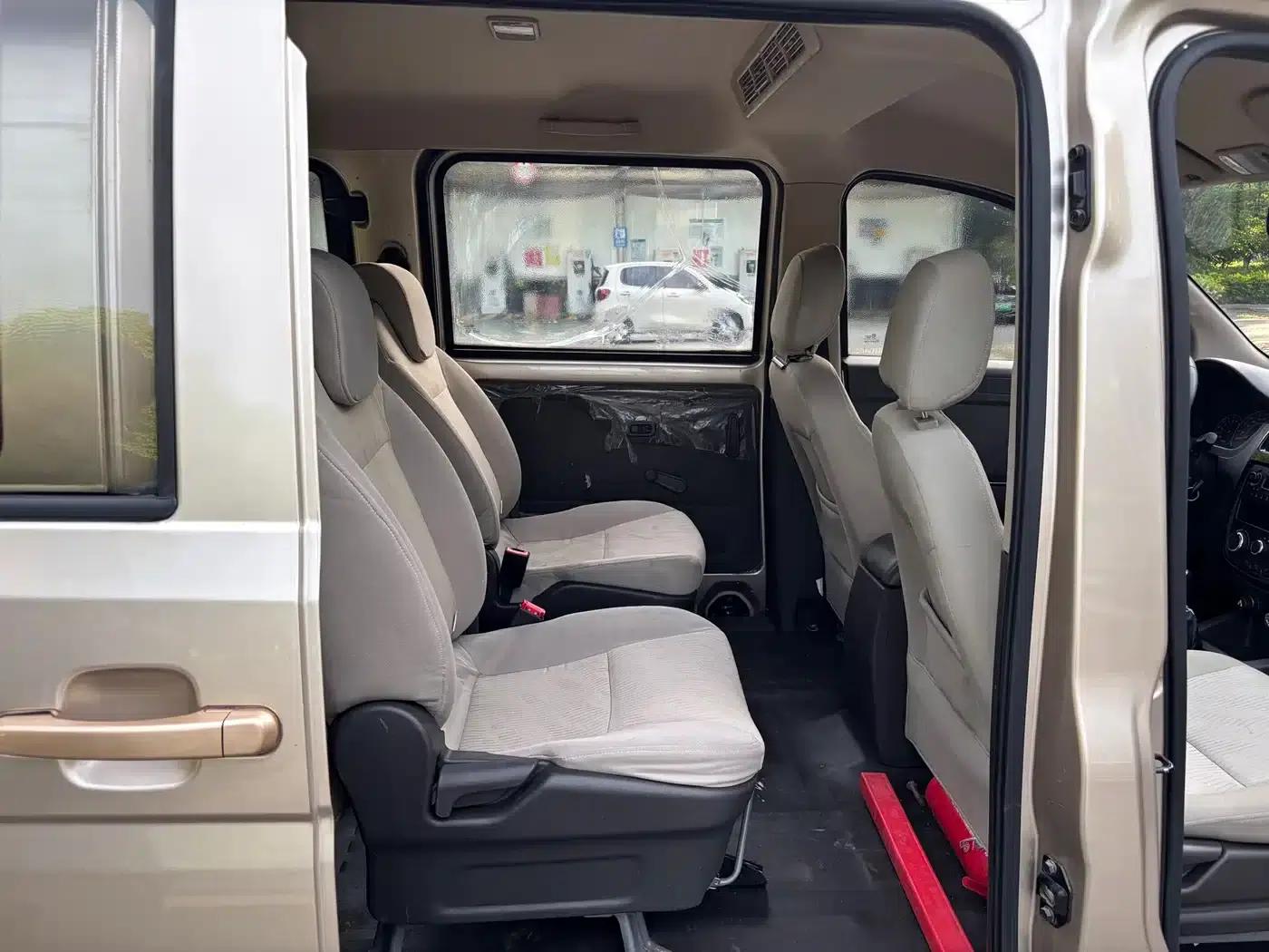 Wuling Rongguang V 2016 1.5L Standard Edition — миниатюра 12