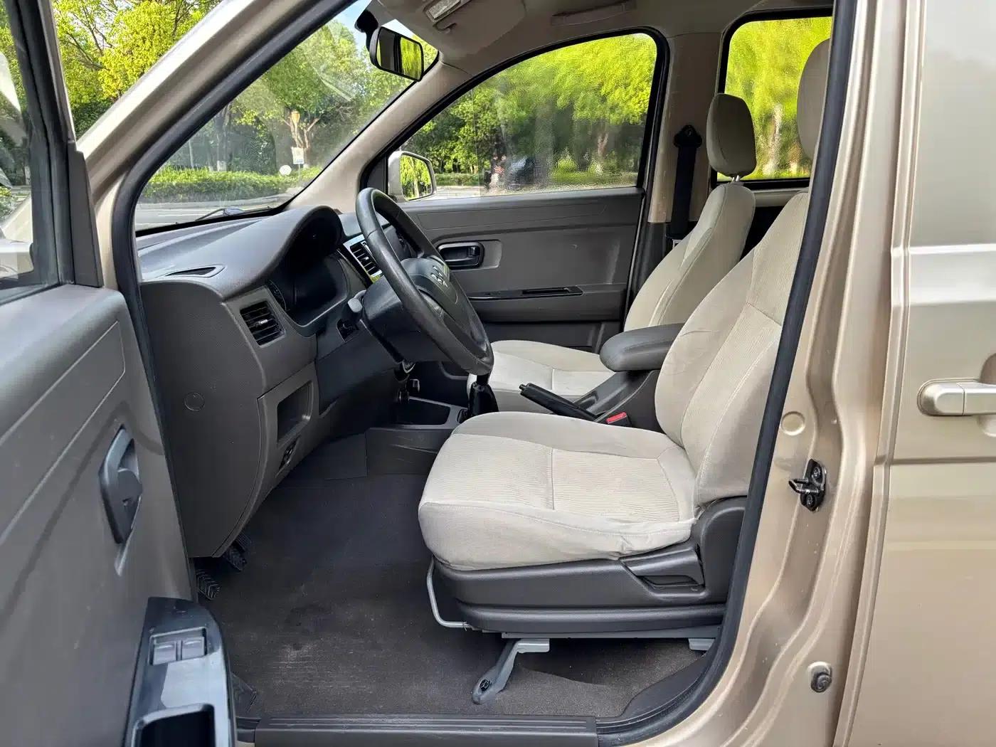 Wuling Rongguang V 2016 1.5L Standard Edition — миниатюра 8
