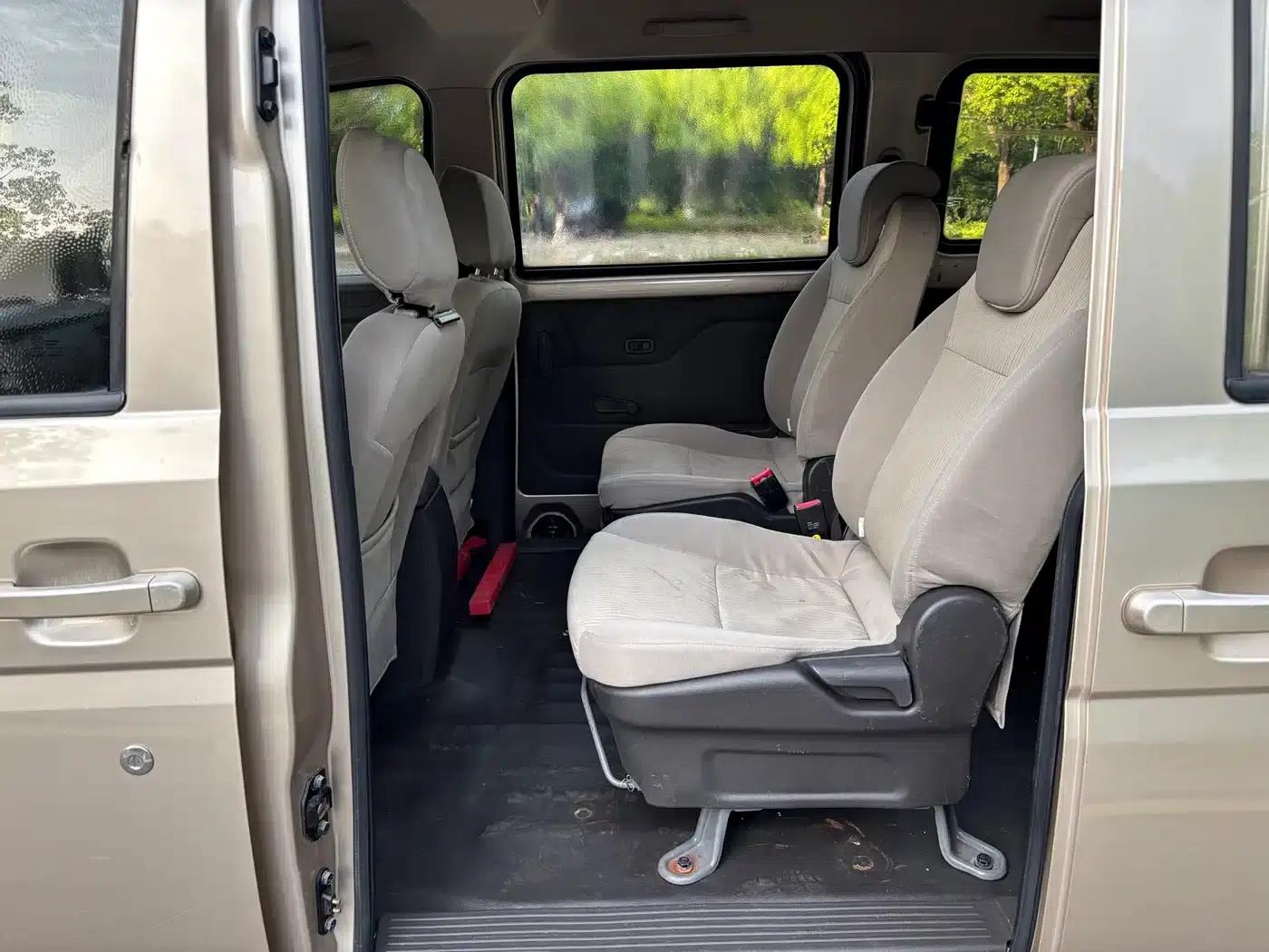 Wuling Rongguang V 2016 1.5L Standard Edition — миниатюра 9