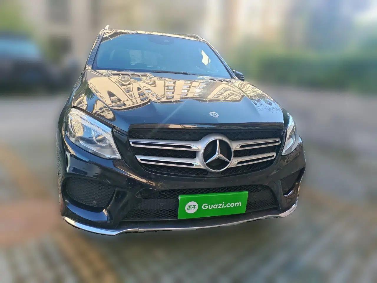 Mercedes-Benz GLE 2017 GLE 320 4MATIC Luxury Model — миниатюра 2
