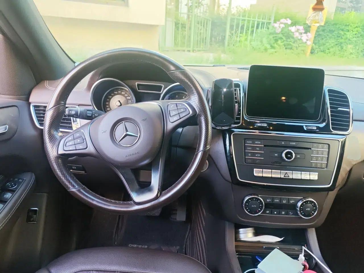 Mercedes-Benz GLE 2017 GLE 320 4MATIC Luxury Model — миниатюра 11
