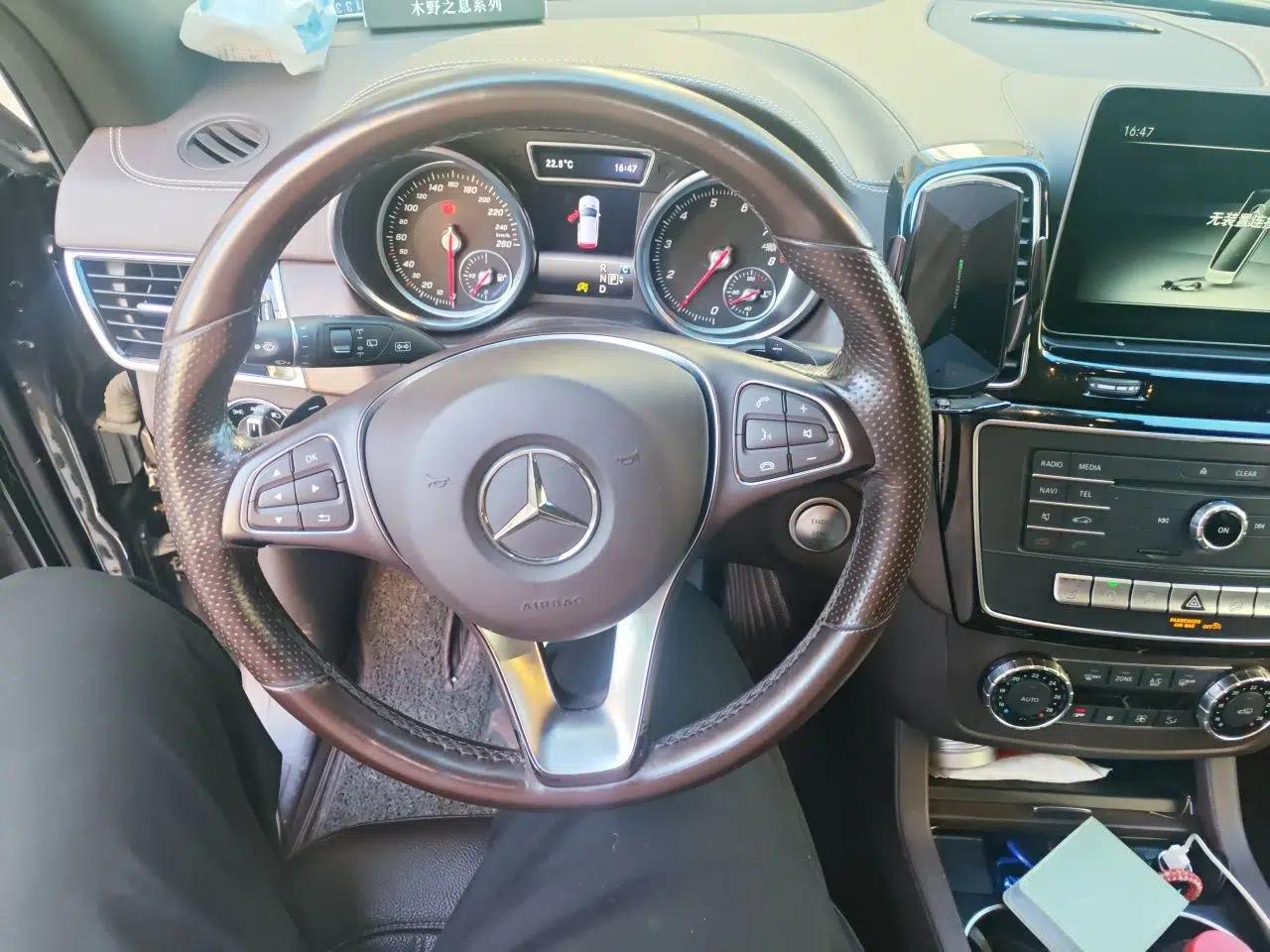 Mercedes-Benz GLE 2017 GLE 320 4MATIC Luxury Model — миниатюра 12