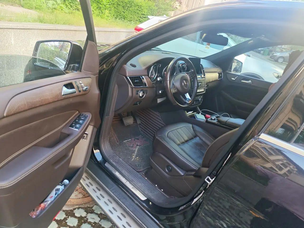 Mercedes-Benz GLE 2017 GLE 320 4MATIC Luxury Model — миниатюра 17