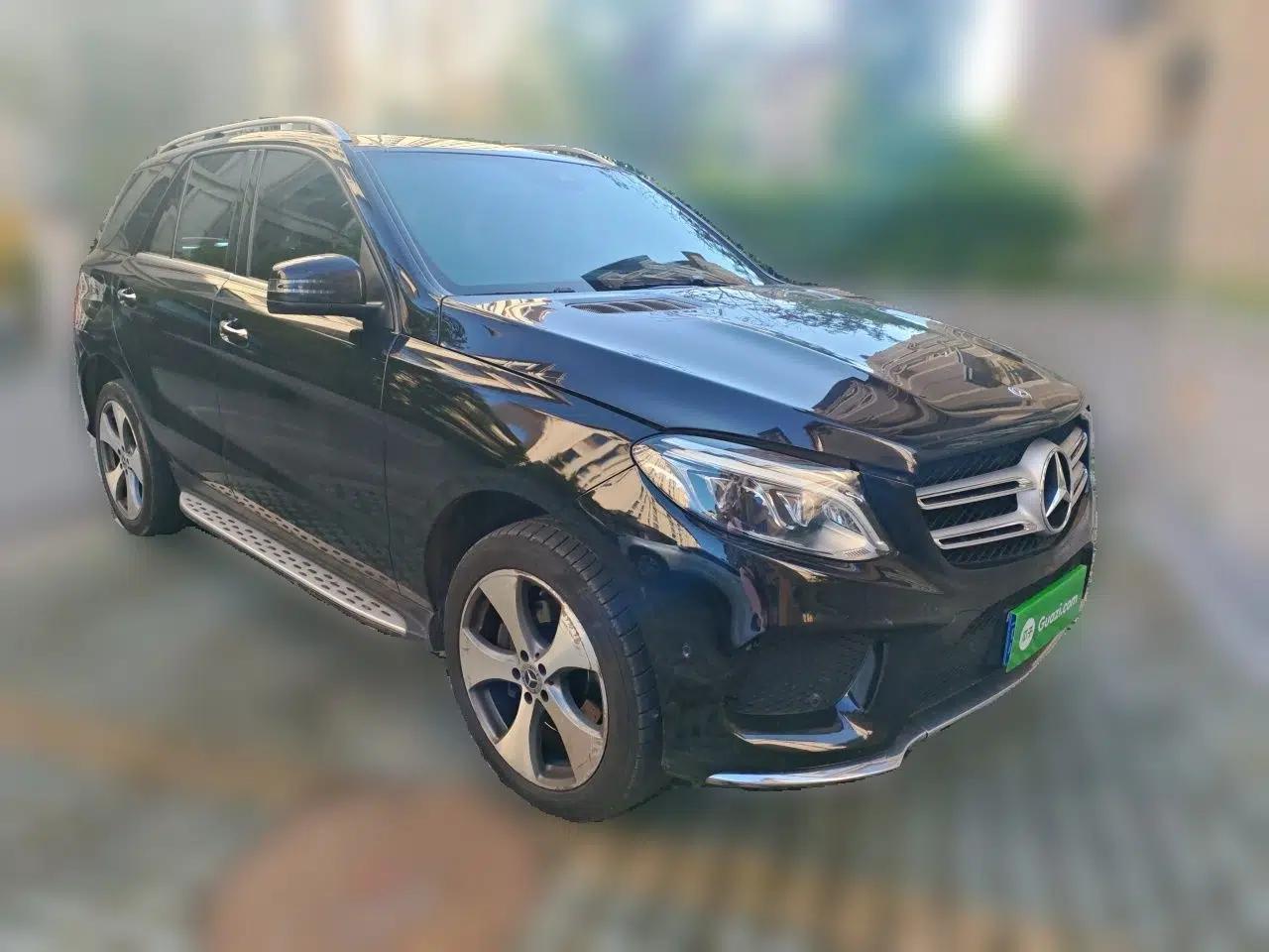 Mercedes-Benz GLE 2017 GLE 320 4MATIC Luxury Model — миниатюра 3