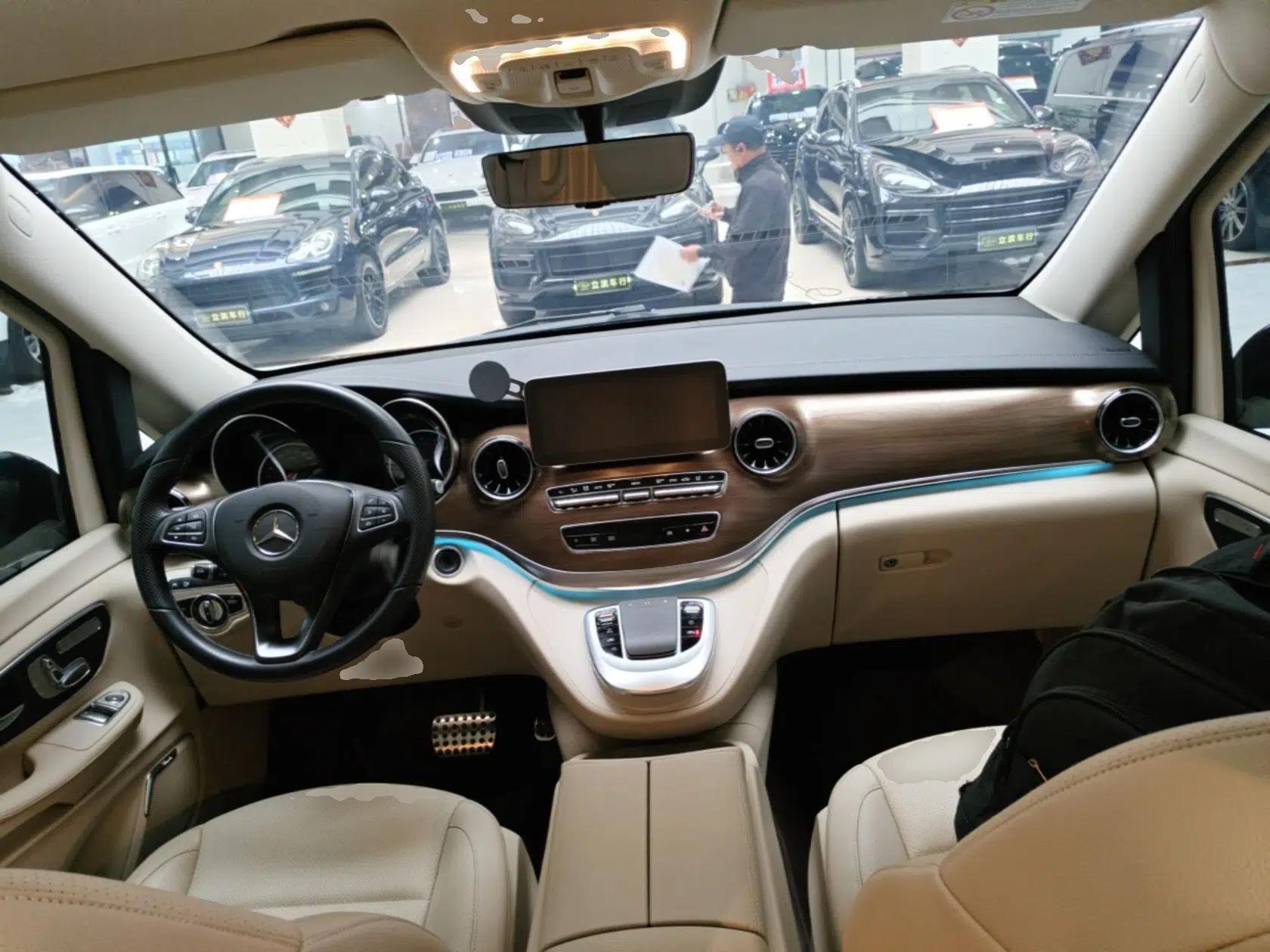 Mercedes-Benz V-Class 2021 V 260 L Long-wheelbase Luxury Edition — миниатюра 12
