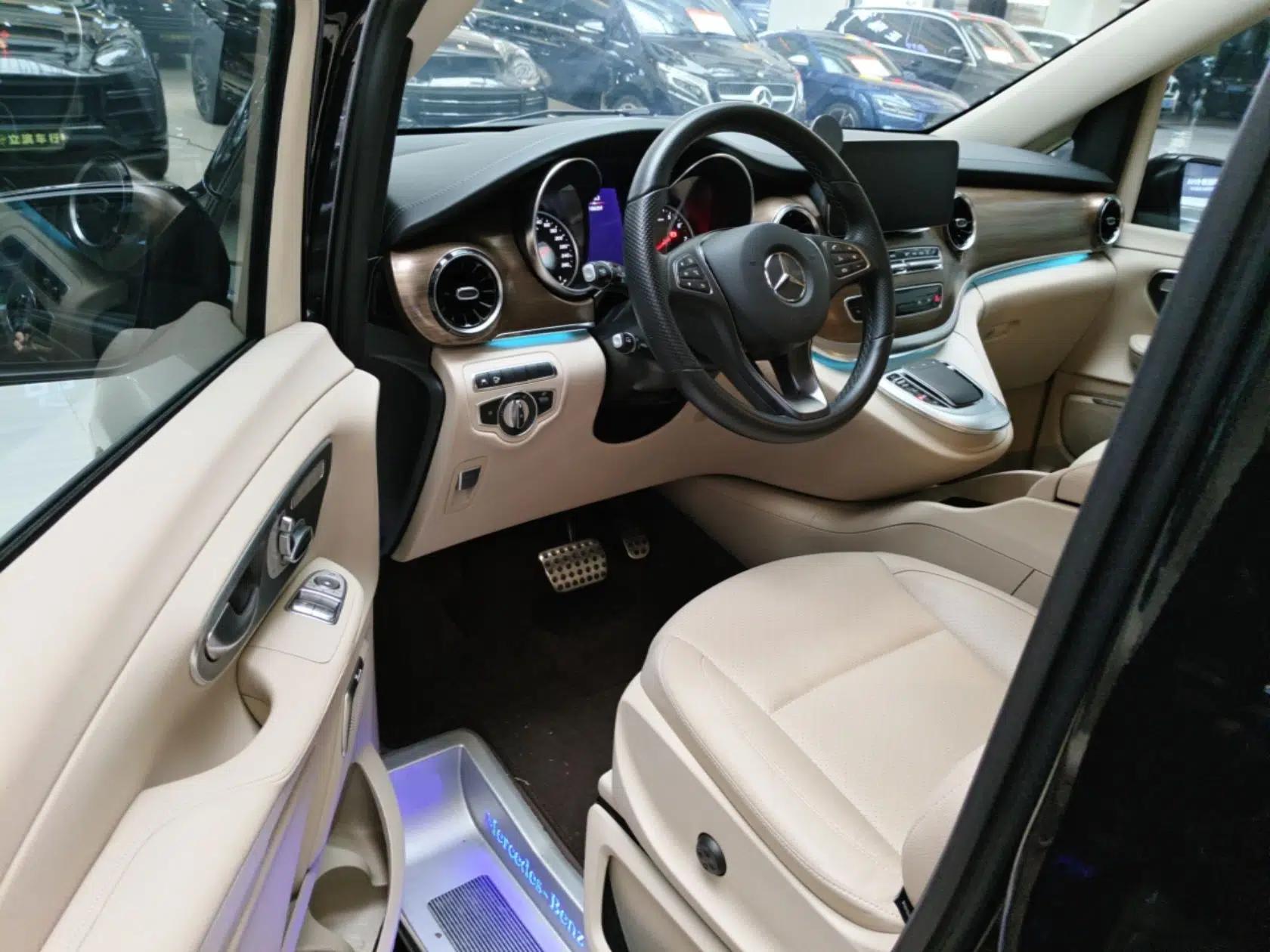 Mercedes-Benz V-Class 2021 V 260 L Long-wheelbase Luxury Edition — миниатюра 18