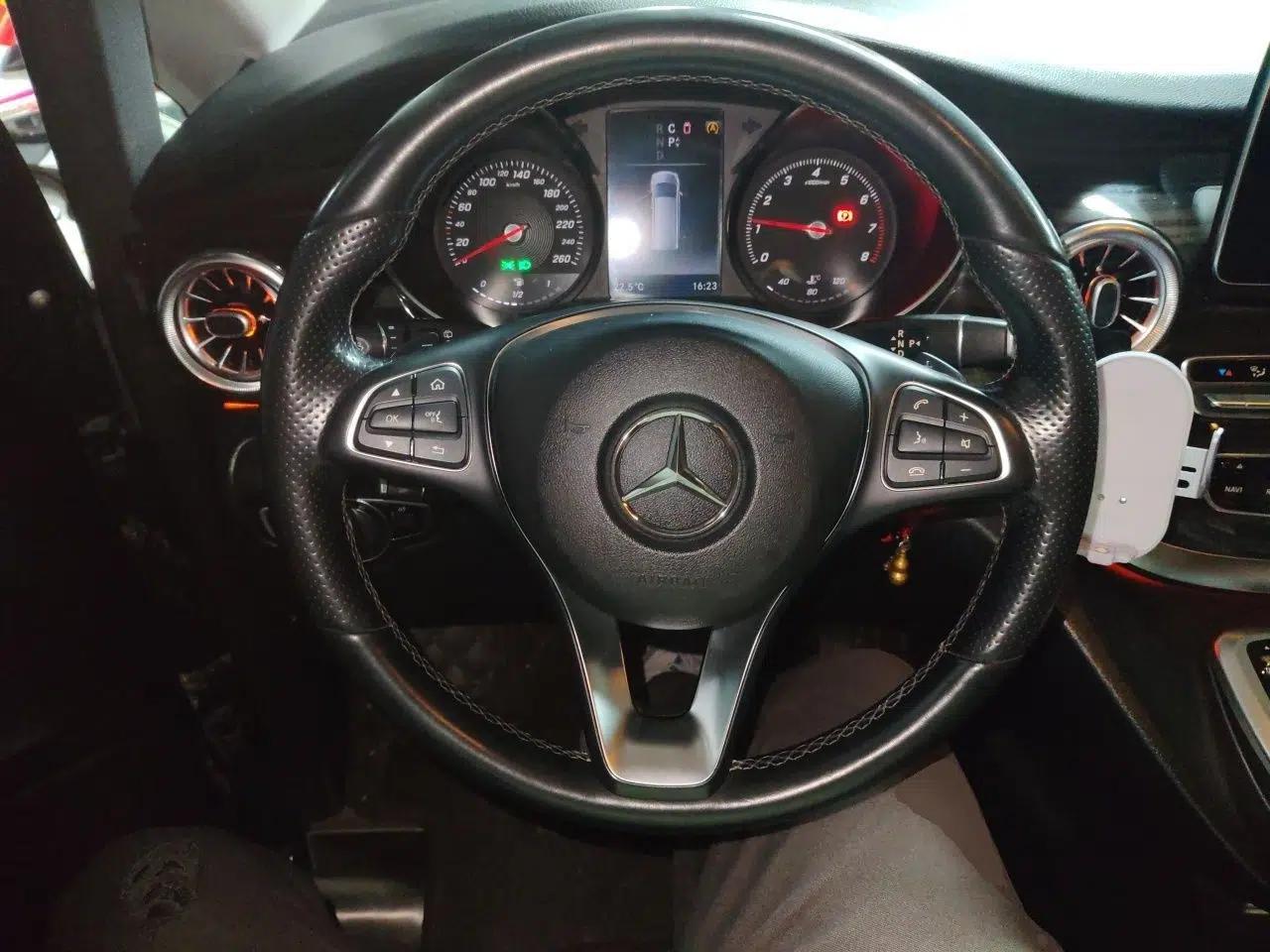 Mercedes-Benz V-Class 2018 V 260 Avantgarde Edition China VI — миниатюра 11