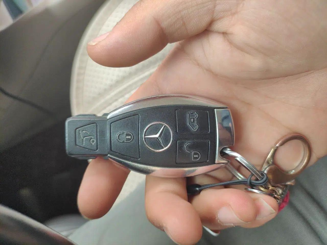 Mercedes-Benz V-Class 2016 V 260 Prestige Edition — миниатюра 9