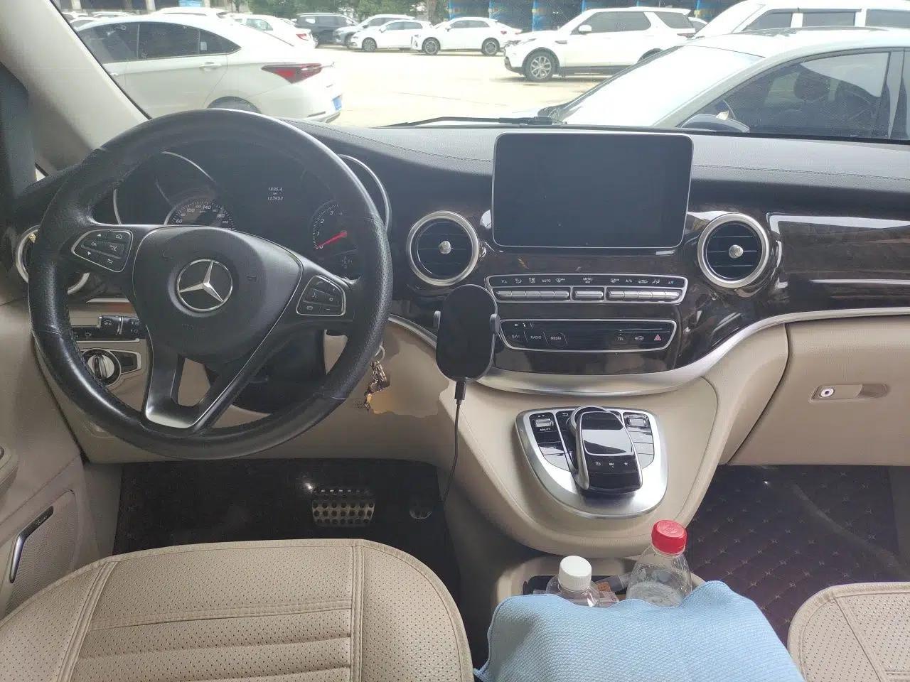 Mercedes-Benz V-Class 2016 V 260 Prestige Edition — миниатюра 10