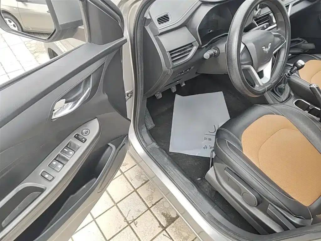 Wuling Hongguang S3 2018 1.5T Manual Comfort Model (National V Emission Standard) — миниатюра 16