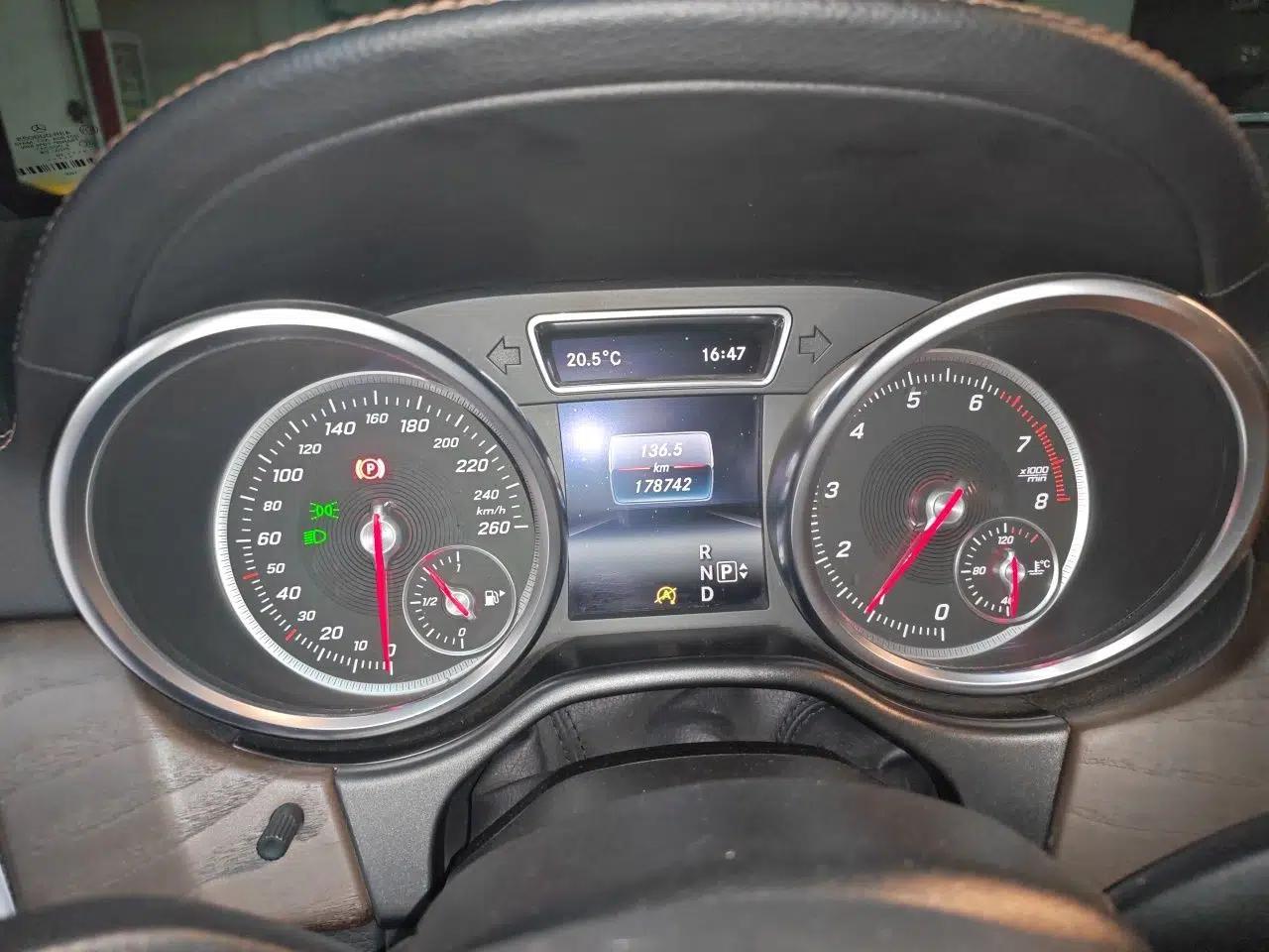 Mercedes-Benz GLS 2016 GLS 400 4MATIC Luxury Model — миниатюра 12