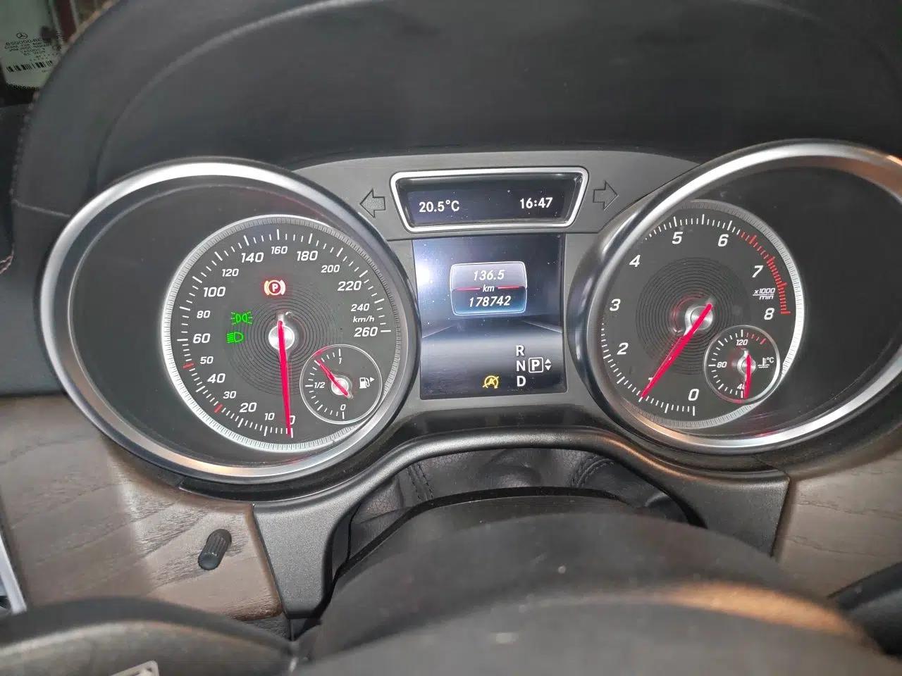 Mercedes-Benz GLS 2016 GLS 400 4MATIC Luxury Model — миниатюра 13