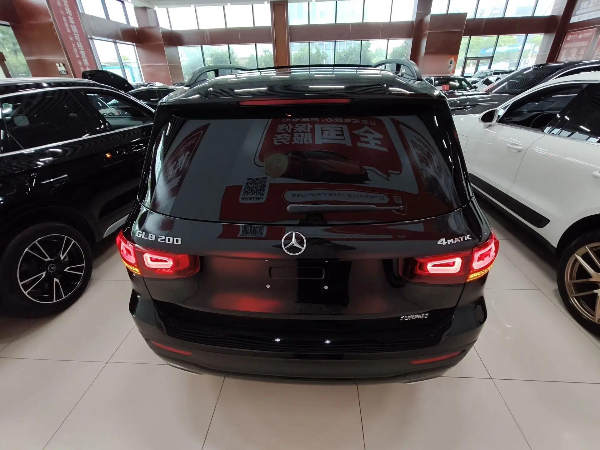 Mercedes-Benz GLB 2022 Refreshed GLB 200 4MATIC — миниатюра 3