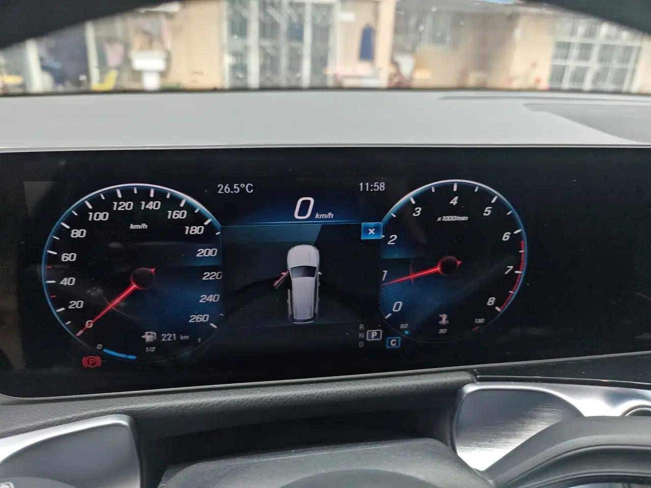 Mercedes-Benz GLB 2020 Updated GLB 200 Dynamic Edition — миниатюра 12