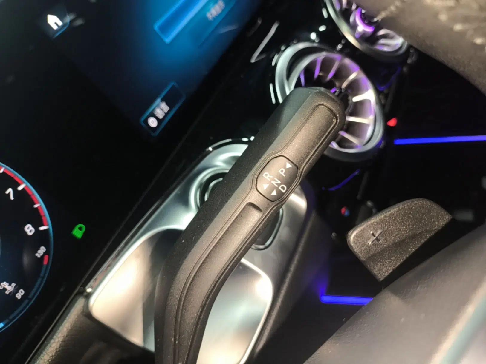 Mercedes-Benz GLB 2022 GLB 220 Fashion Model — миниатюра 16