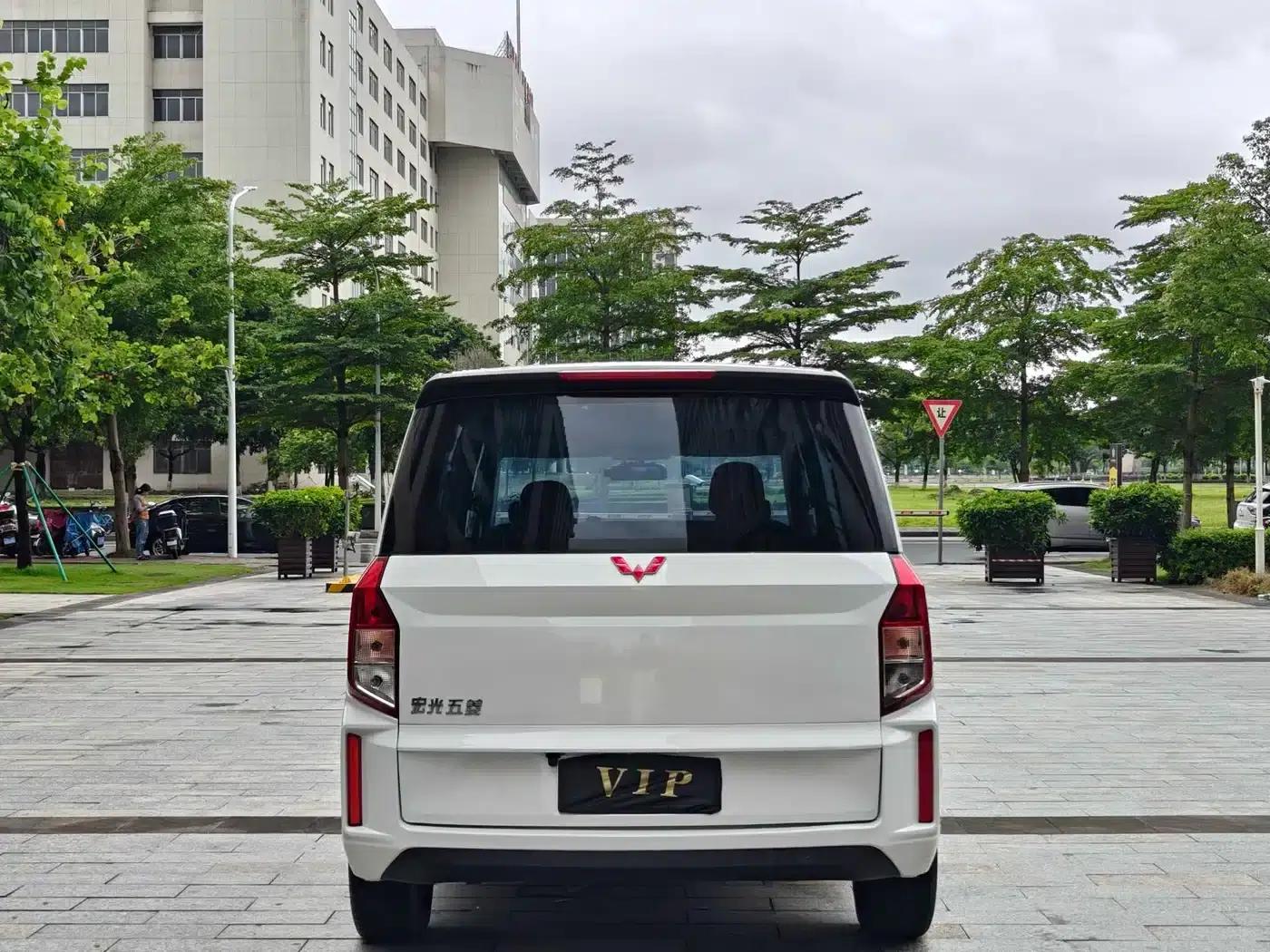 Wuling Hongguang PLUS 2020 1.5L Manual Standard 5-Seater — миниатюра 10