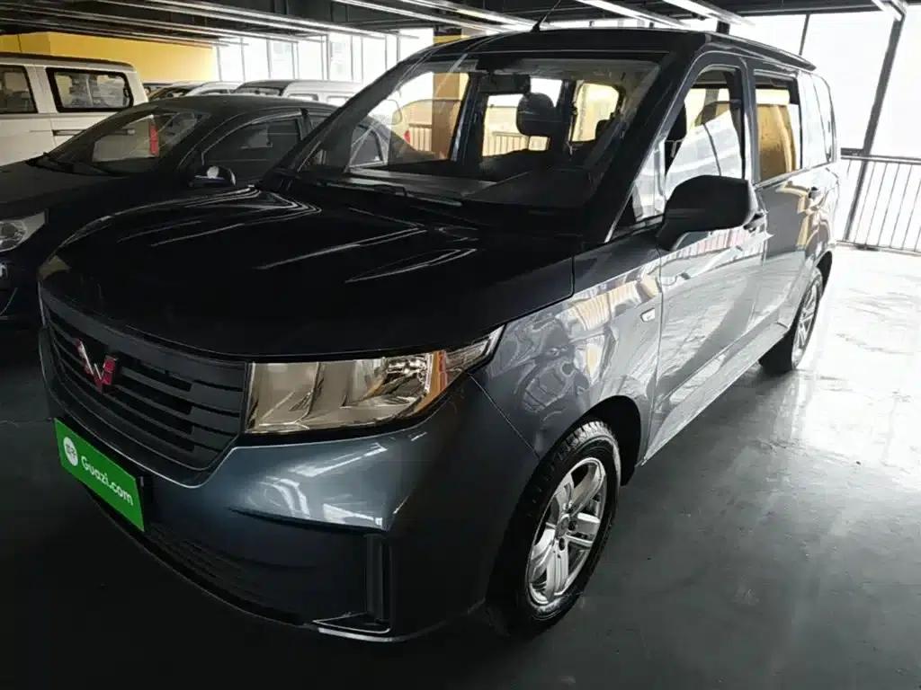 Wuling Hongguang PLUS 2020 1.5L Manual Standard 5-Seater — миниатюра 2