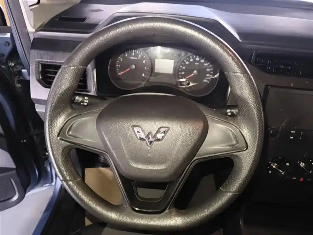 Wuling Hongguang PLUS 2020 1.5L Manual Standard 5-Seater — миниатюра 11