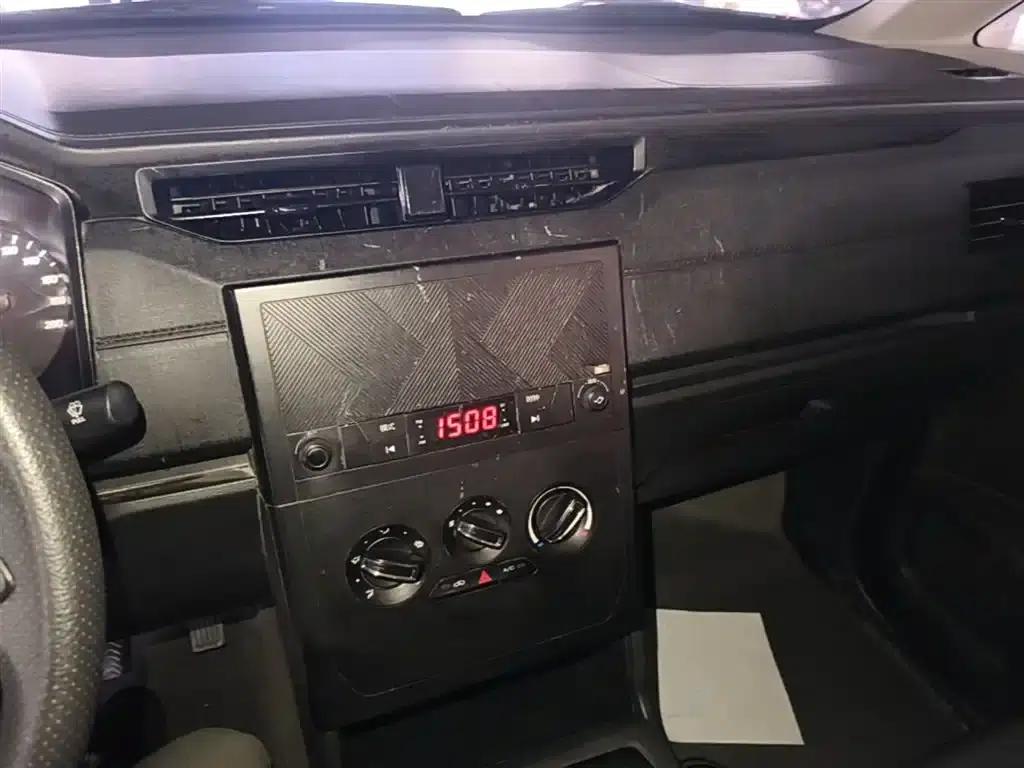 Wuling Hongguang PLUS 2020 1.5L Manual Standard 5-Seater — миниатюра 13
