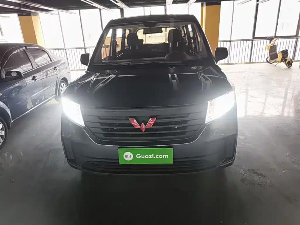 Wuling Hongguang PLUS 2020 1.5L Manual Standard 5-Seater — миниатюра 3