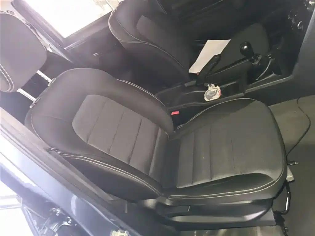 Wuling Hongguang PLUS 2020 1.5L Manual Standard 5-Seater — миниатюра 25