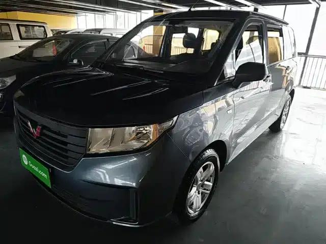 Wuling Hongguang PLUS 2020 1.5L Manual Standard 5-Seater