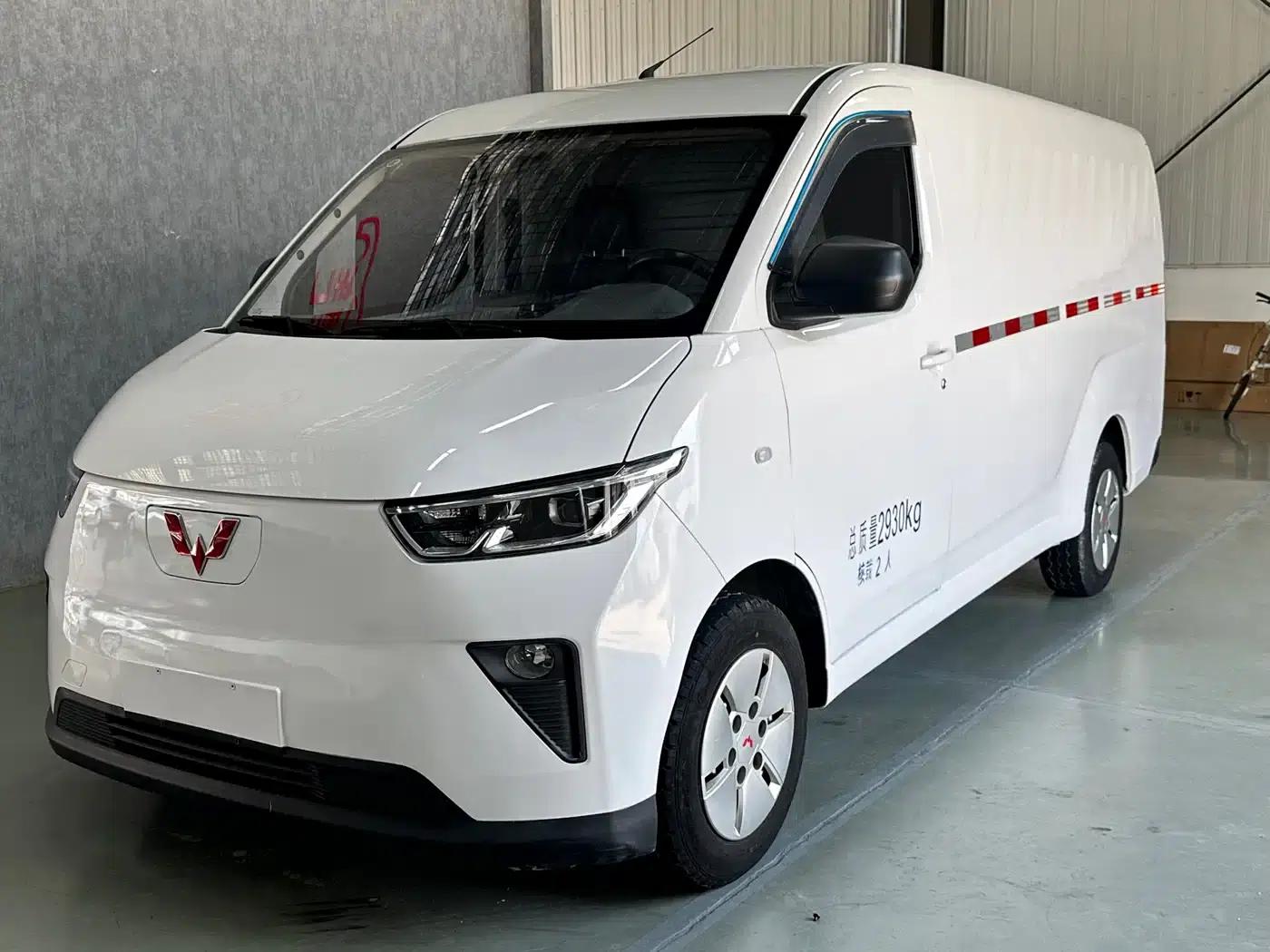 Wuling Yangguang 2024 Model 300km Comfort Edition with Closed Windows 60kW — миниатюра 1