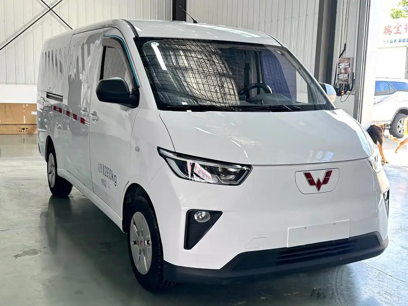 Wuling Yangguang 2024 Model 300km Comfort Edition with Closed Windows 60kW — миниатюра 3