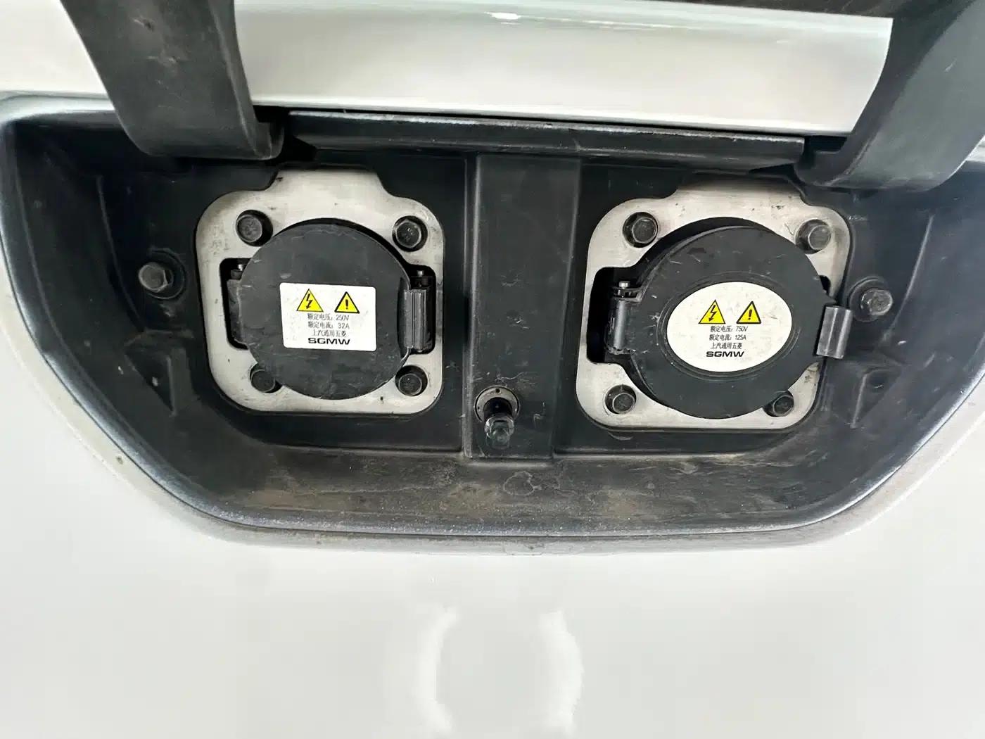 Wuling Yangguang 2024 Model 300km Comfort Edition with Closed Windows 60kW — миниатюра 10