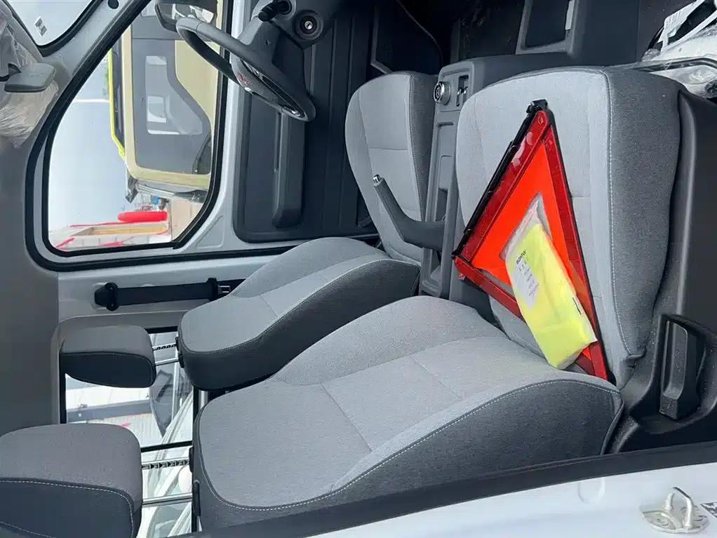 Wuling Yangguang 2024 Model 300km Comfort Bus Version 75kW — миниатюра 11