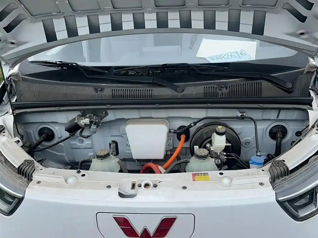 Wuling Yangguang 2024 Model 300km Comfort Bus Version 75kW — миниатюра 24