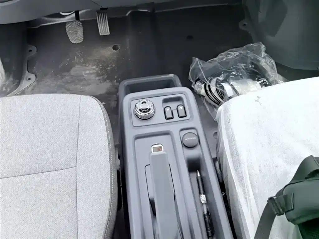 Wuling Yangguang 2024 Model 300km Comfort Bus Version 75kW — миниатюра 14
