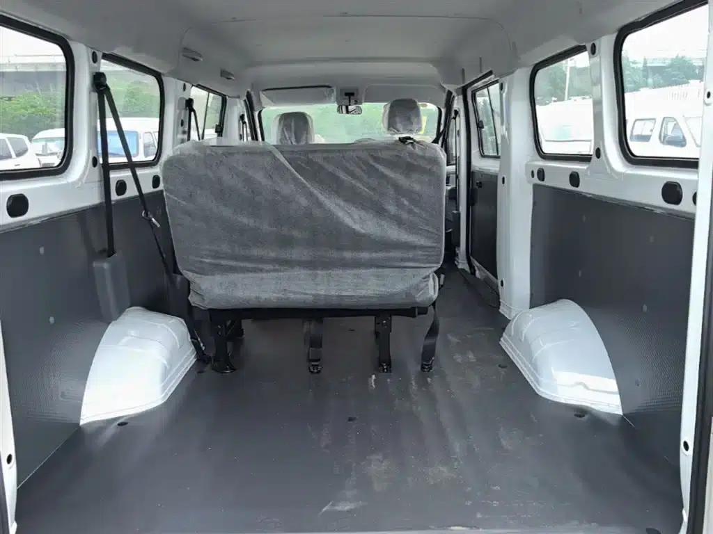 Wuling Yangguang 2024 Model 300km Comfort Bus Version 75kW — миниатюра 19