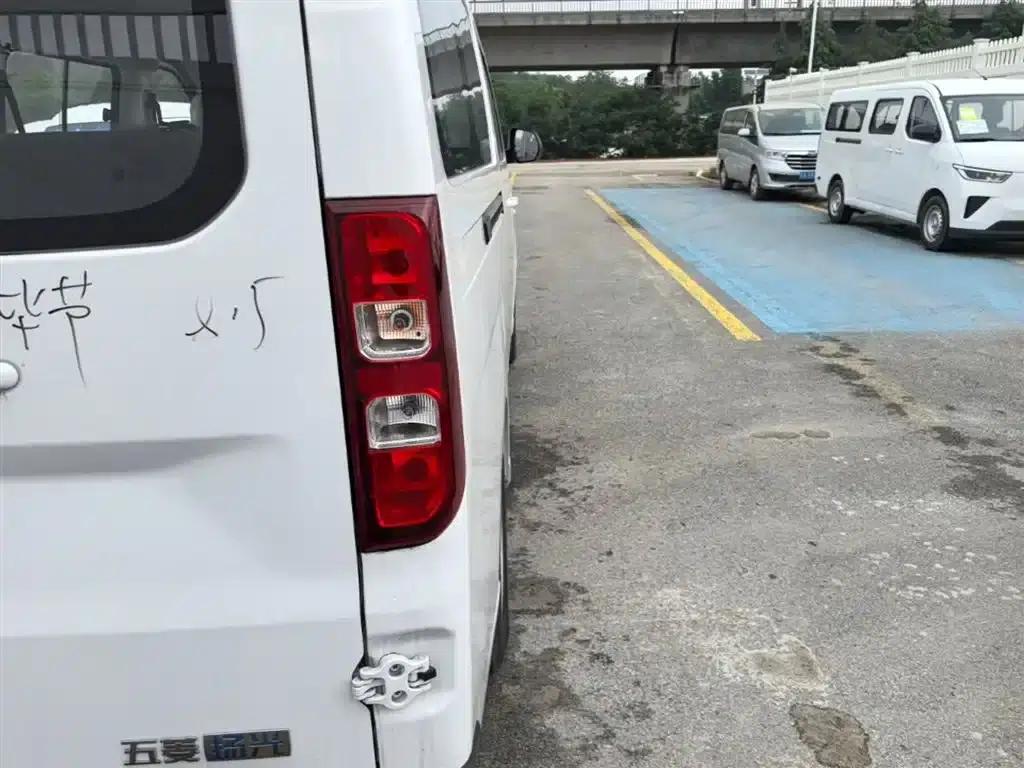 Wuling Yangguang 2024 Model 300km Comfort Bus Version 75kW — миниатюра 8