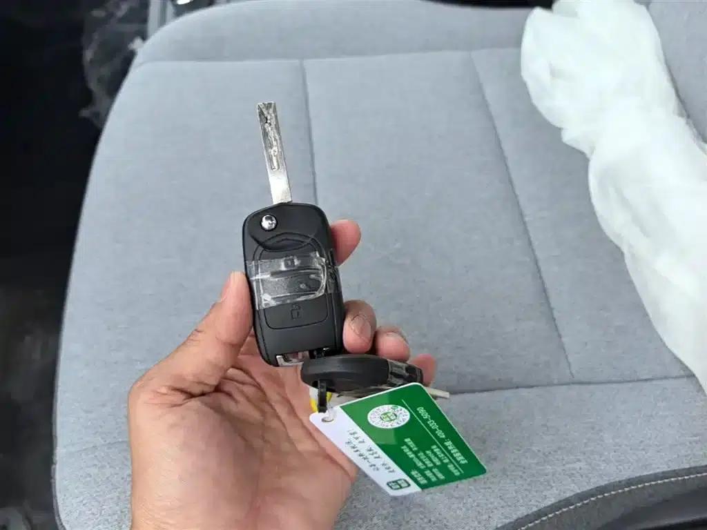 Wuling Yangguang 2024 Model 300km Comfort Bus Version 75kW — миниатюра 9