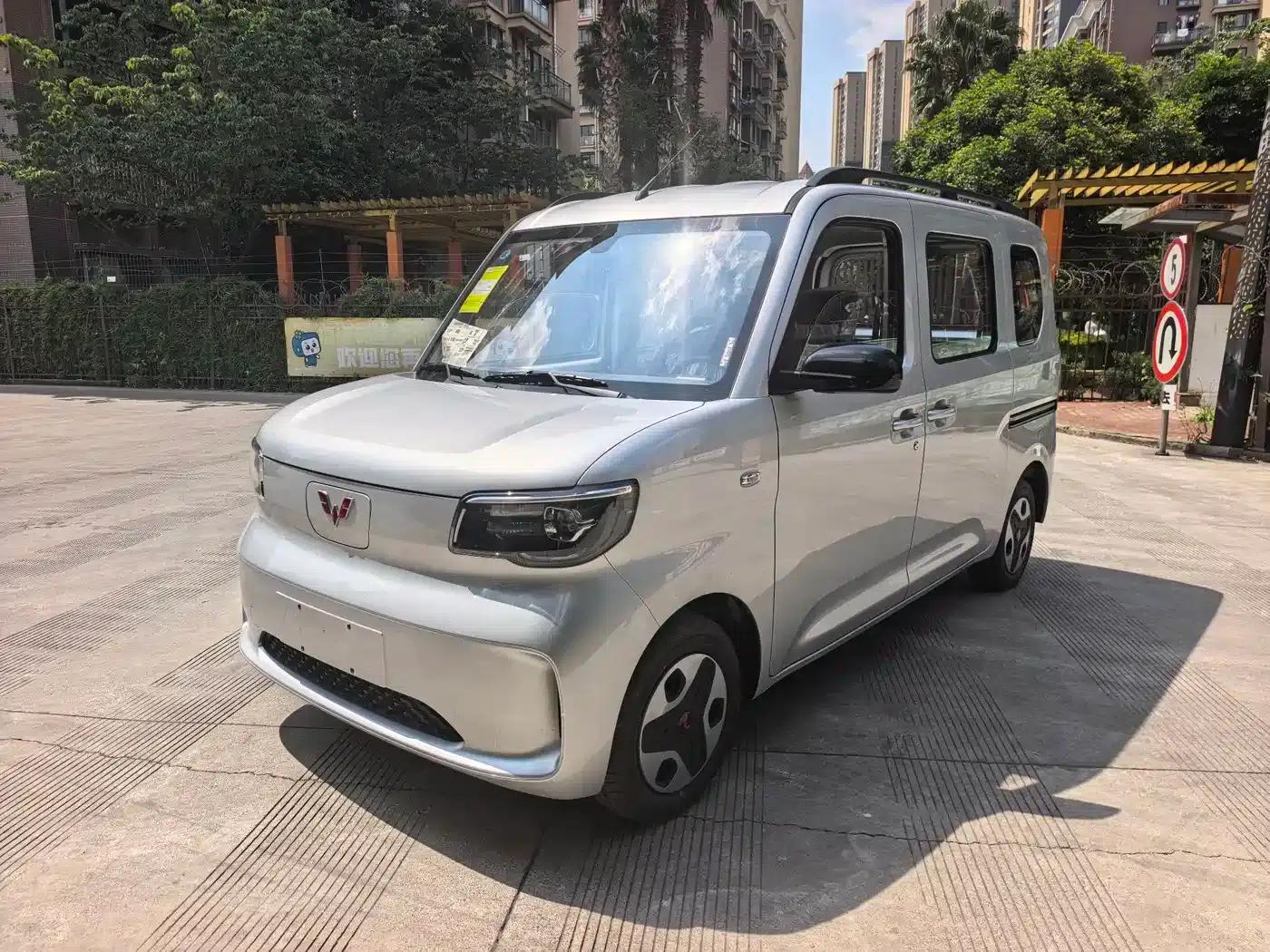 Wuling Sunshine New Energy 2025 Model 305km/h Progressive Edition — миниатюра 1