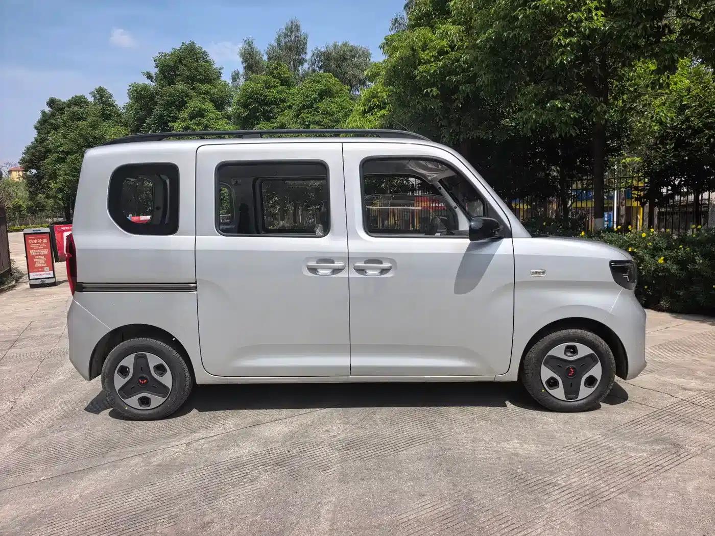 Wuling Sunshine New Energy 2025 Model 305km/h Progressive Edition — миниатюра 3