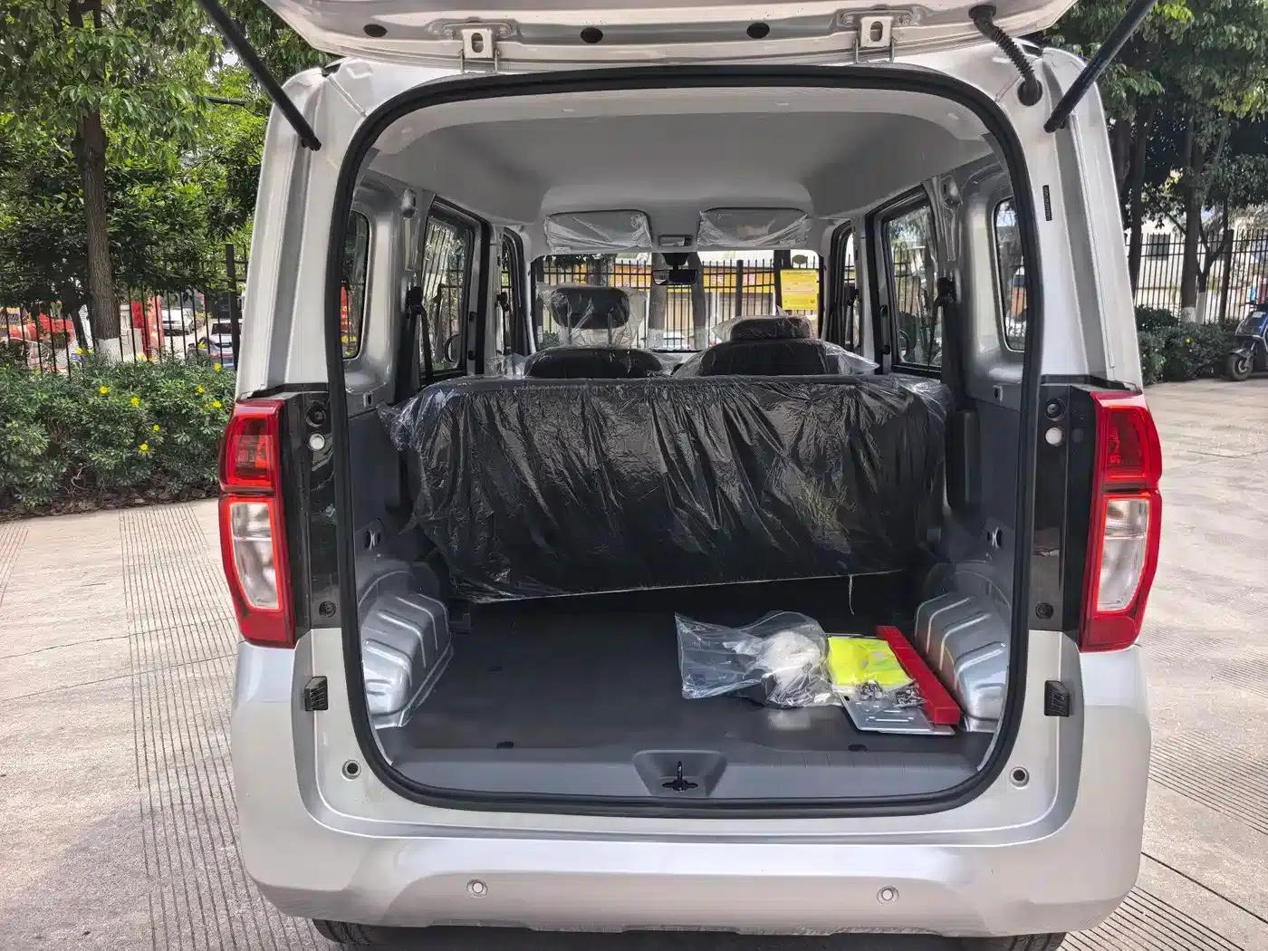Wuling Sunshine New Energy 2025 Model 305km/h Progressive Edition — миниатюра 7