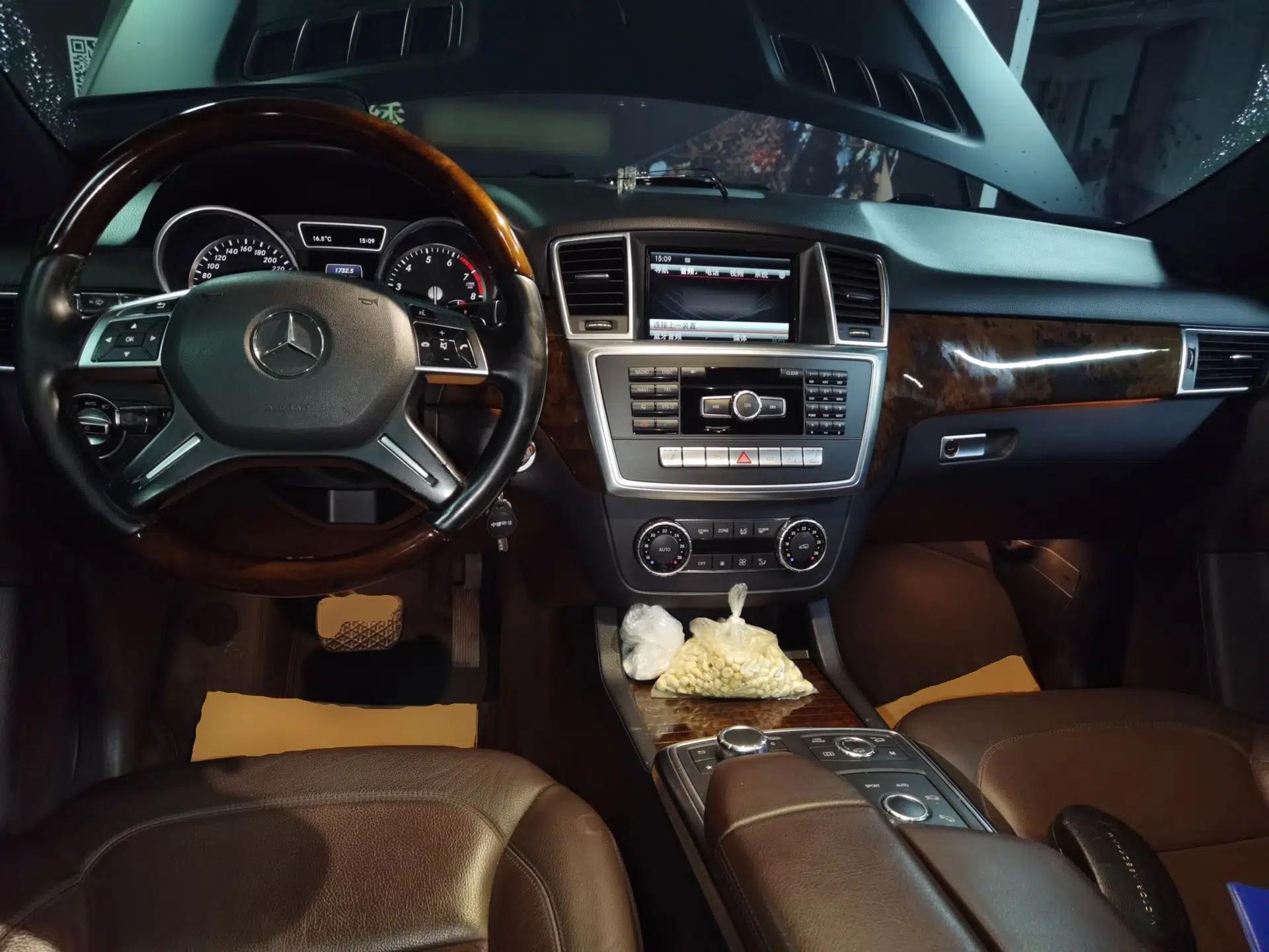 Mercedes-Benz M-Class 2014 ML 400 4MATIC Luxury Model — миниатюра 10