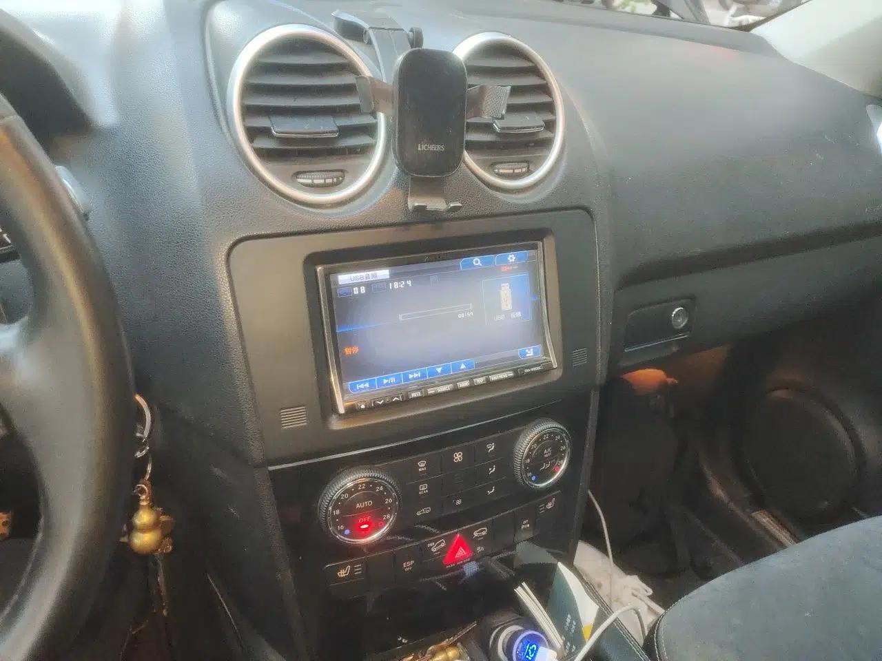 Mercedes-Benz M-Class 2010 ML 300 4MATIC — миниатюра 14