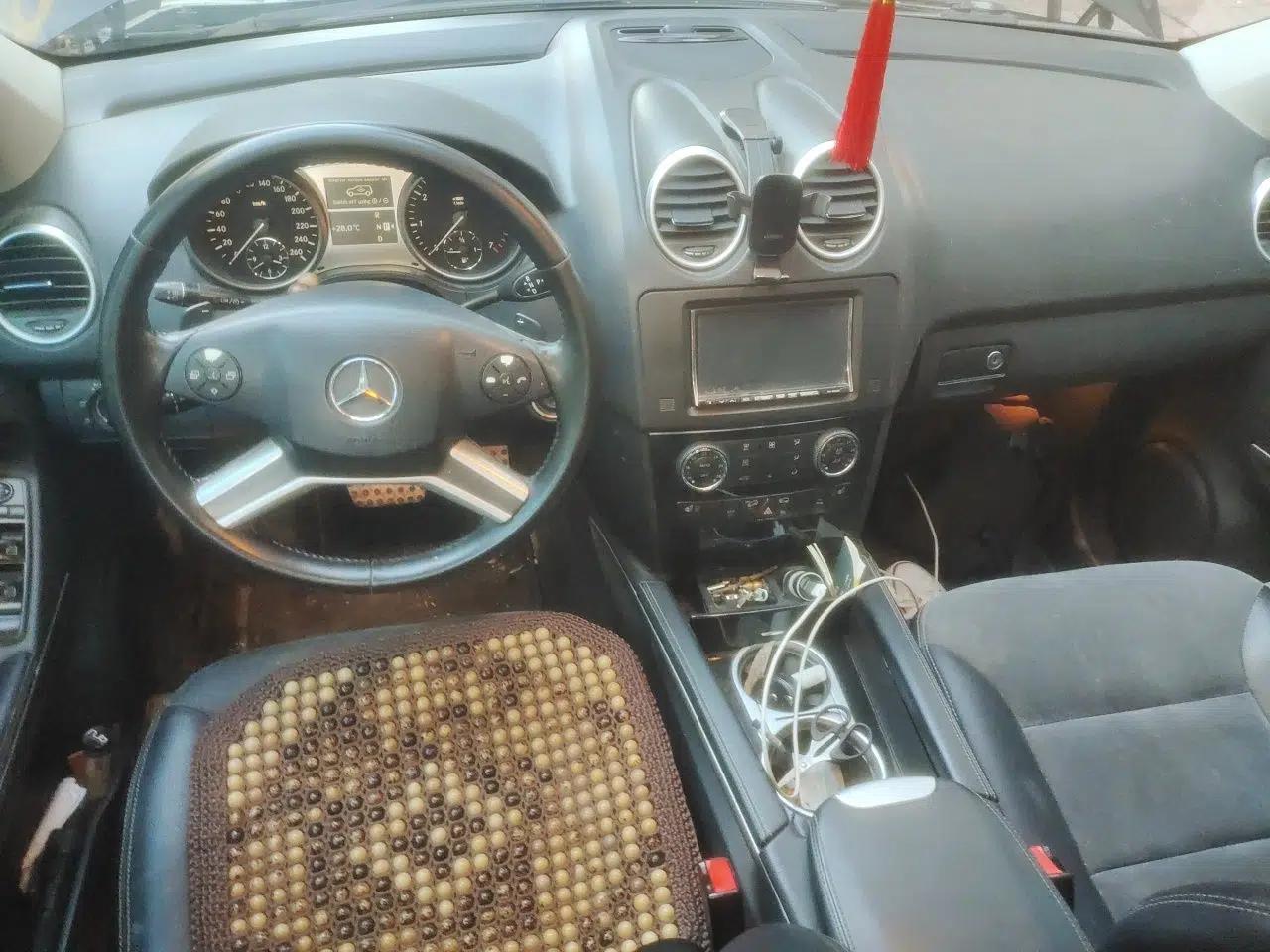 Mercedes-Benz M-Class 2010 ML 300 4MATIC — миниатюра 10