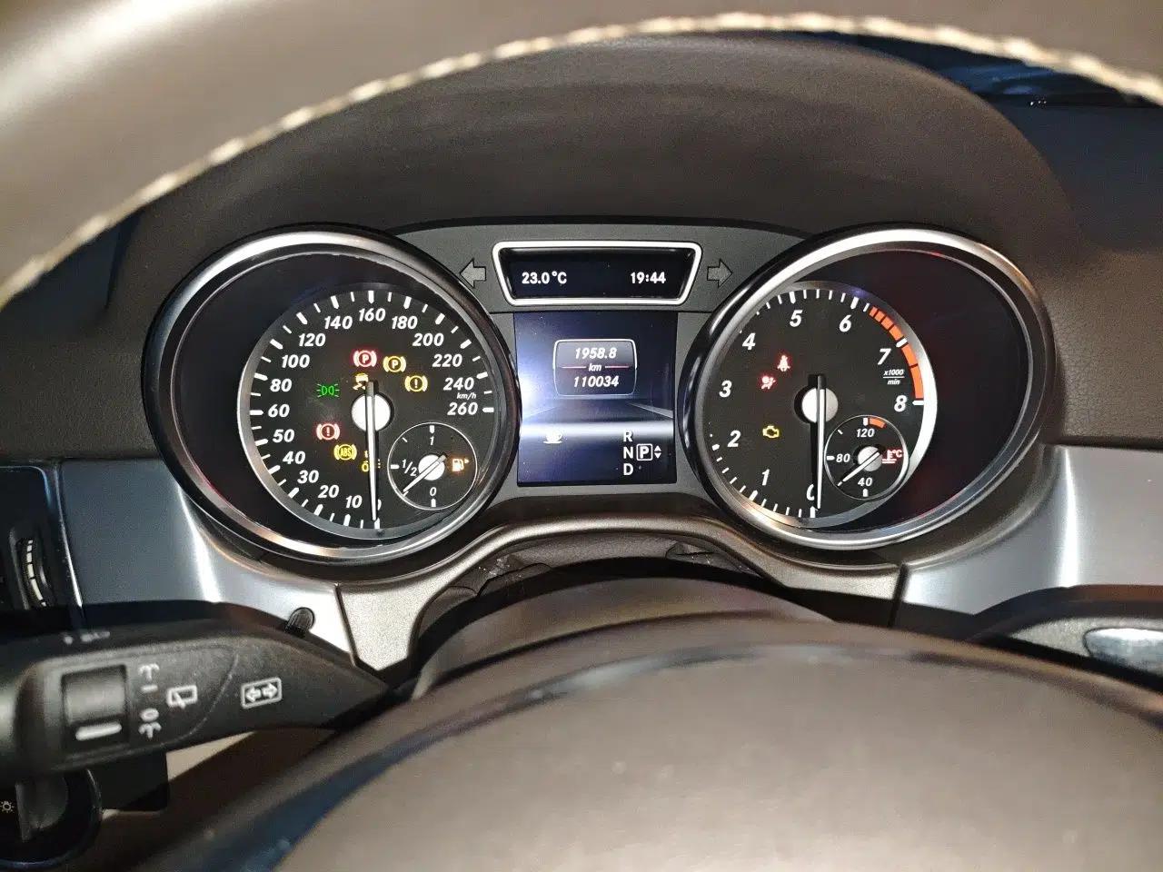 Mercedes-Benz M-Class 2012 ML 300 — миниатюра 12