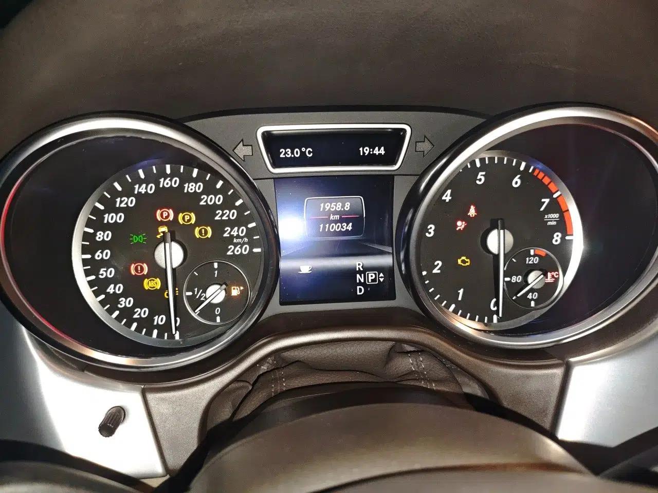 Mercedes-Benz M-Class 2012 ML 300 — миниатюра 13