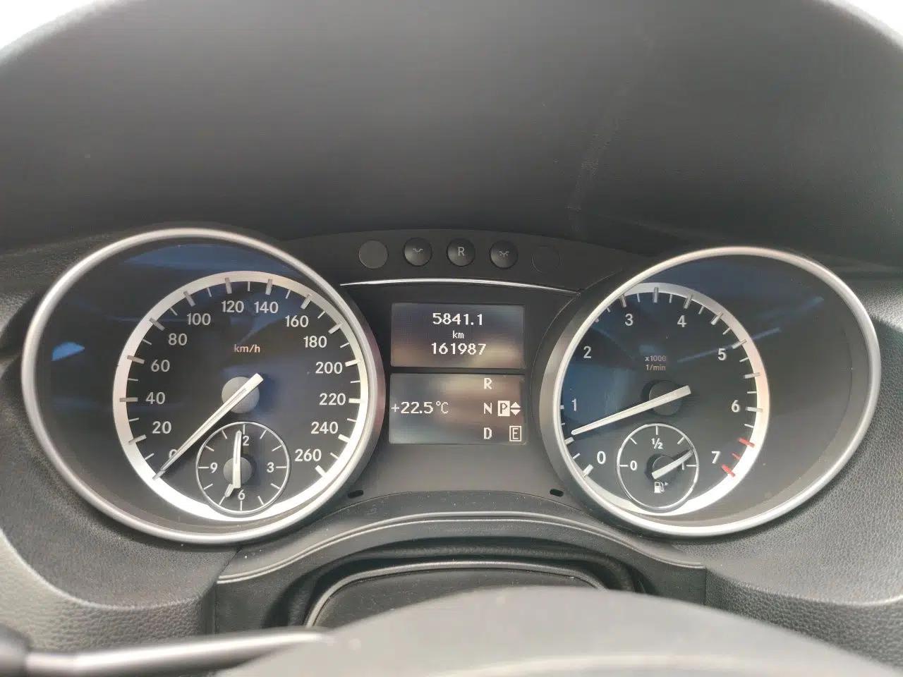 Mercedes-Benz R-Class 2014 R 320 4MATIC Business Model — миниатюра 13