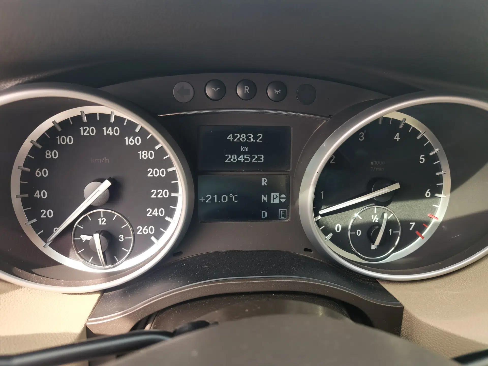 Mercedes-Benz R-Class 2011 R 300 L Business Model — миниатюра 12