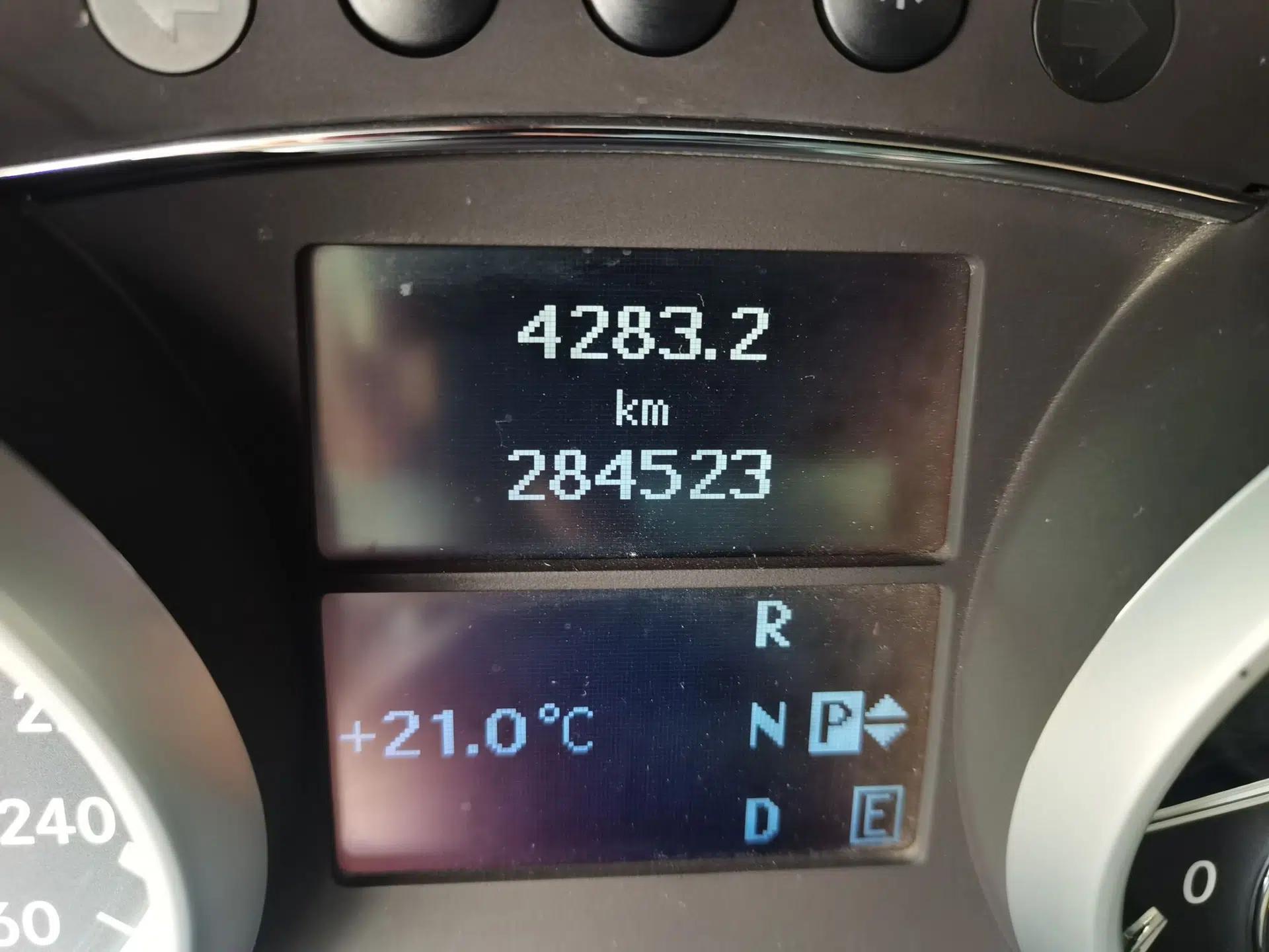 Mercedes-Benz R-Class 2011 R 300 L Business Model — миниатюра 13
