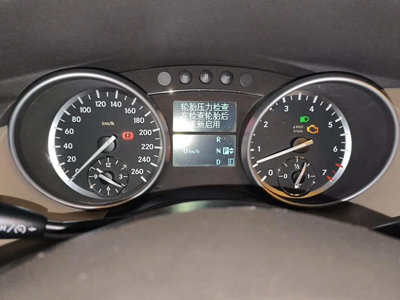 Mercedes-Benz R-Class 2011 R 350 L 4MATIC — миниатюра 12