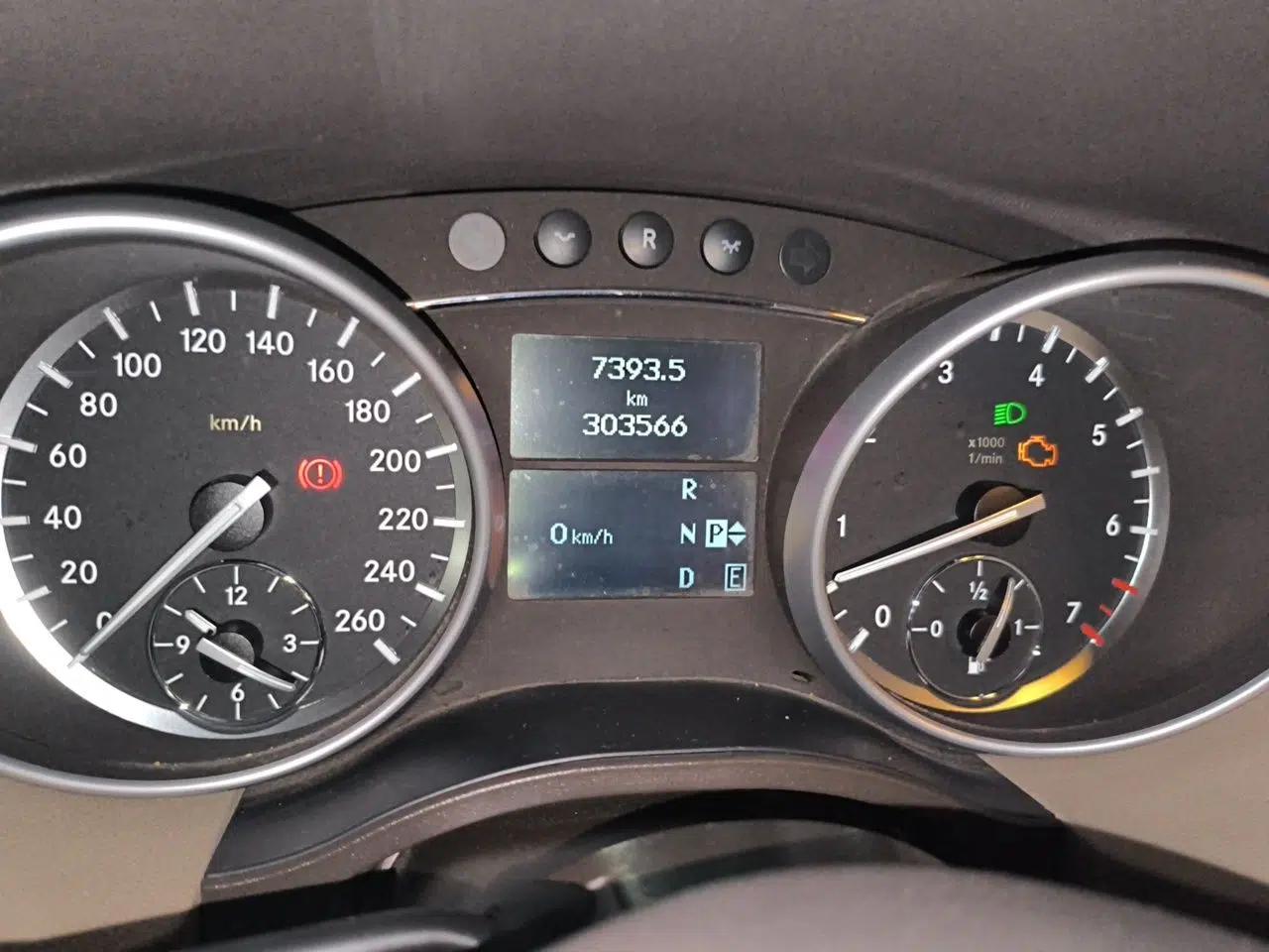 Mercedes-Benz R-Class 2011 R 350 L 4MATIC — миниатюра 13